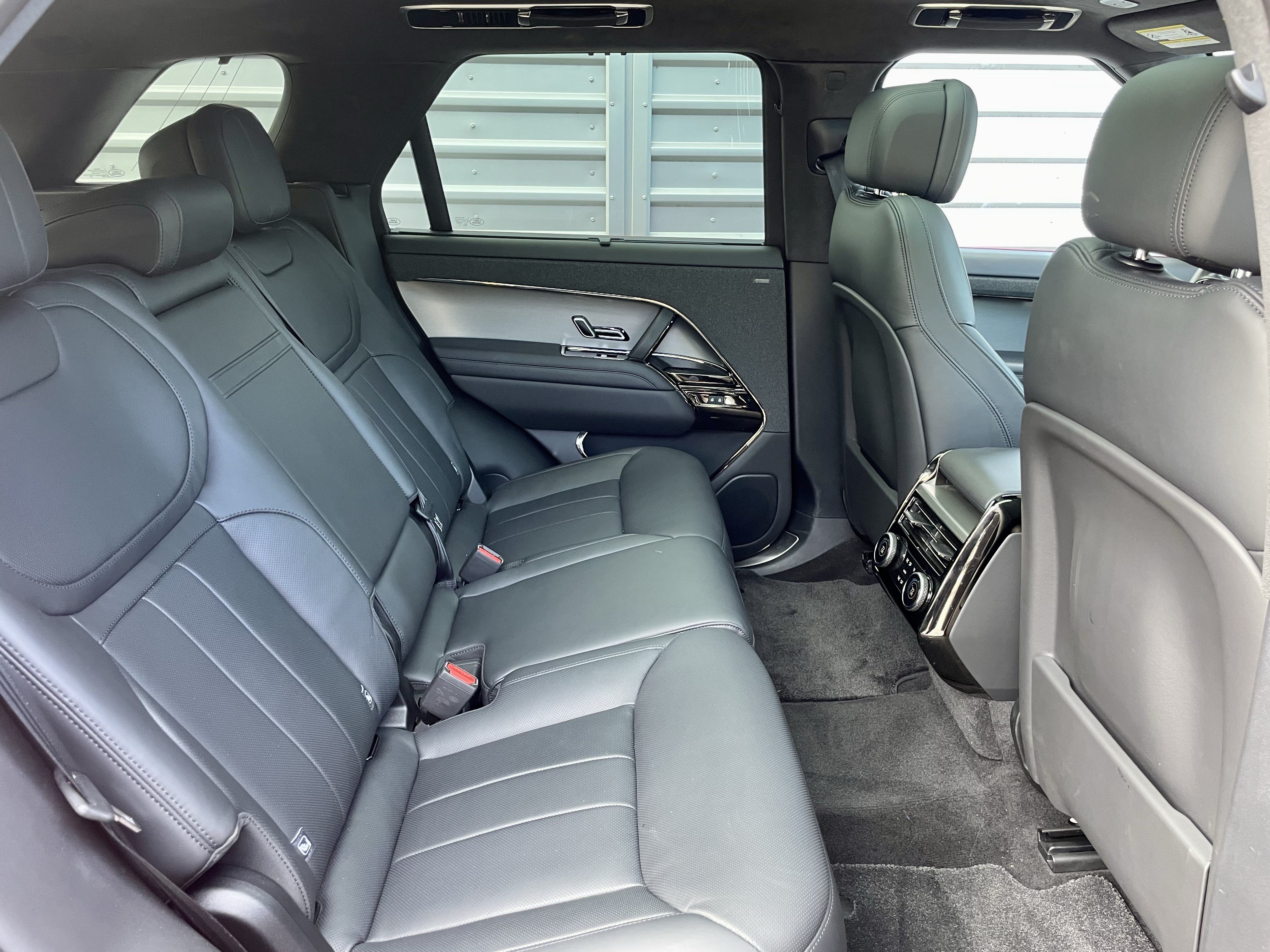 Used 2025 Land Rover Range Rover Sport Autobiography AWD/4WD image 30