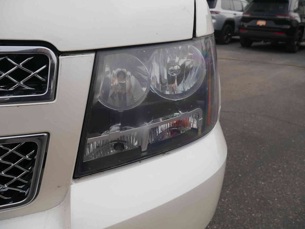 Used 2011 Chevrolet Suburban LTZ AWD/4WD image 23