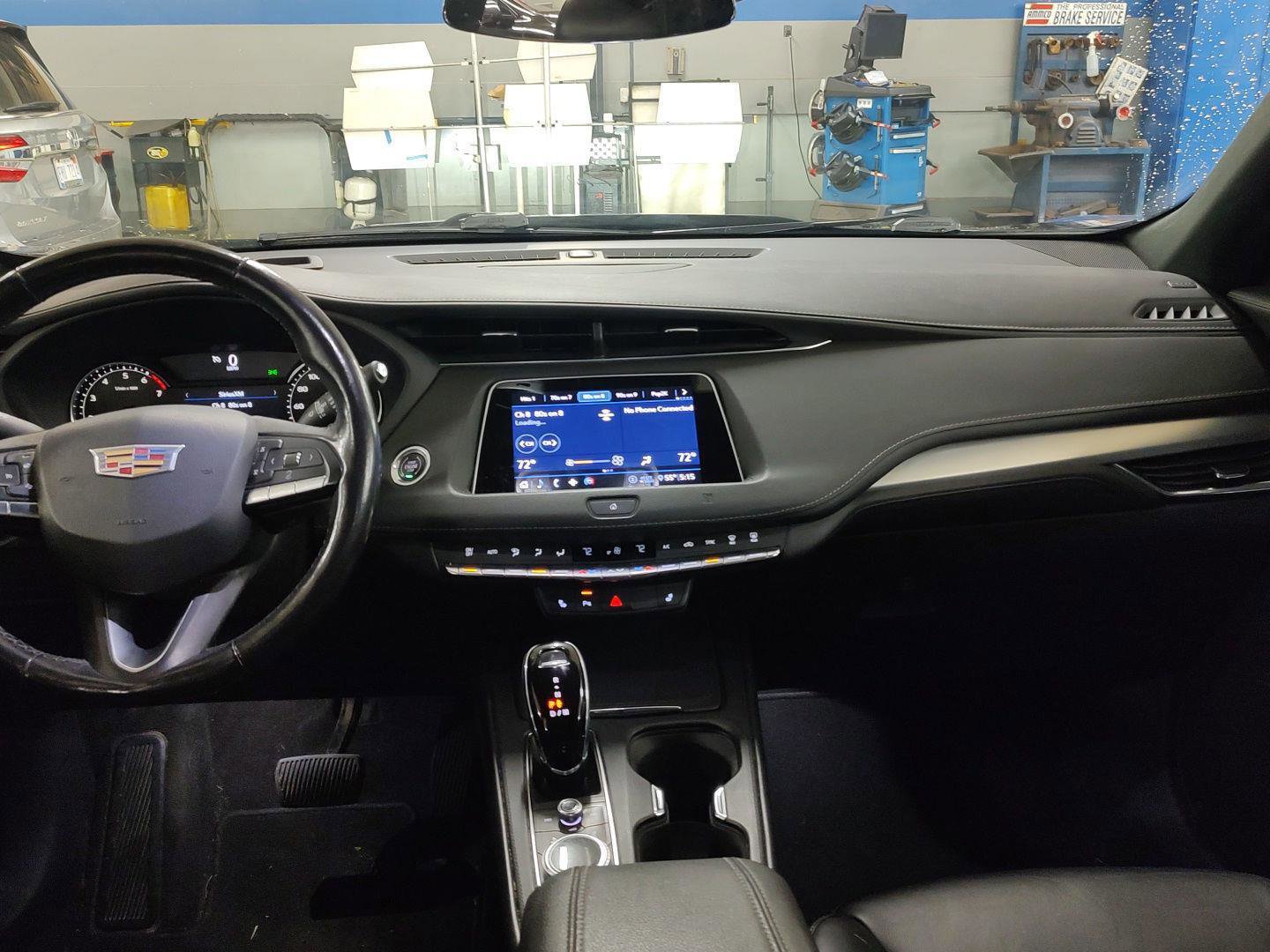 Used 2020 Cadillac XT4 Premium Luxury w/ Cold Weather Package AWD/4WD image 18