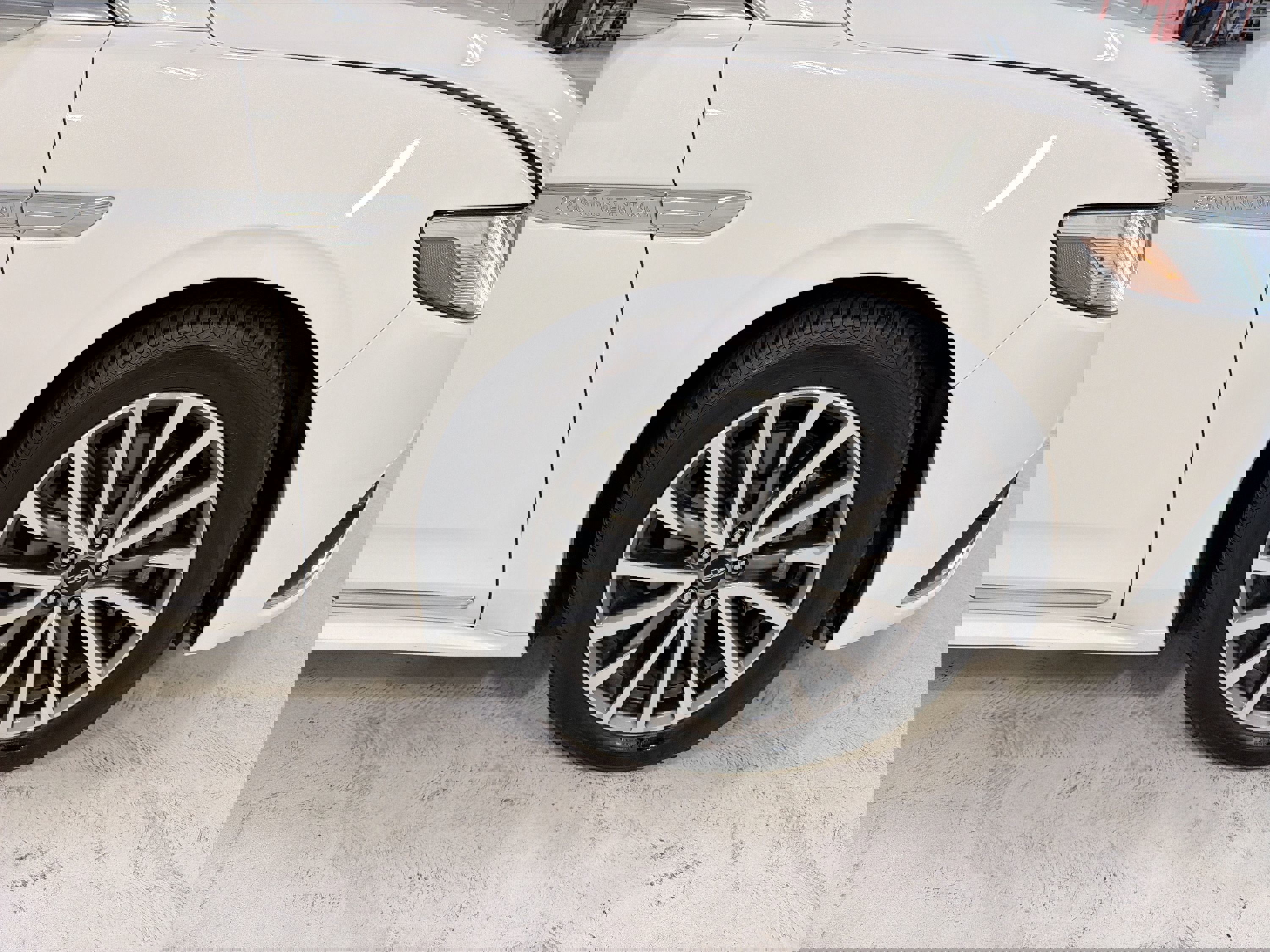 Used 2020 Lincoln Continental w/ Premium Package image 30