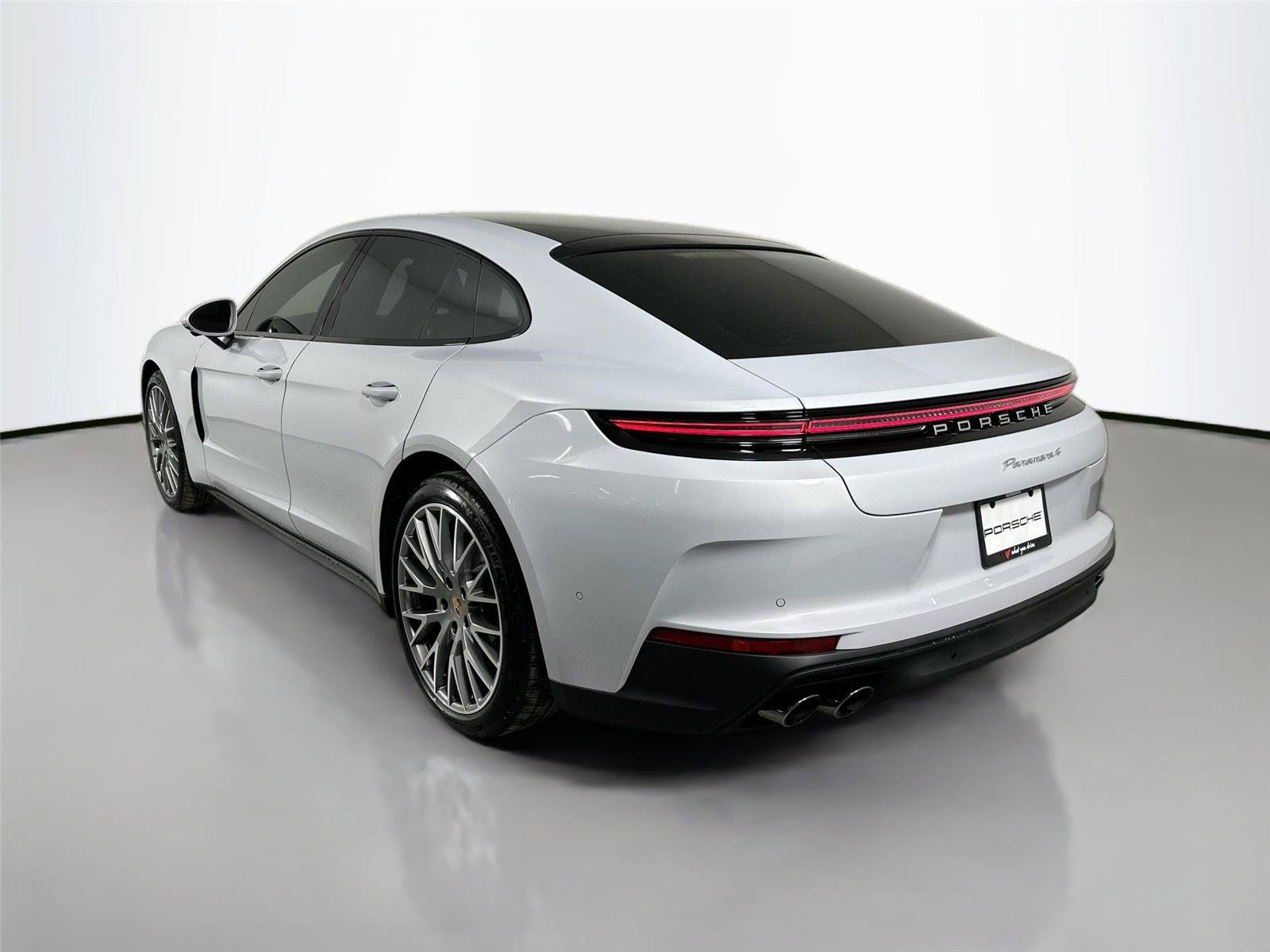 Certified 2026 Porsche Panamera 4 AWD/4WD image 3