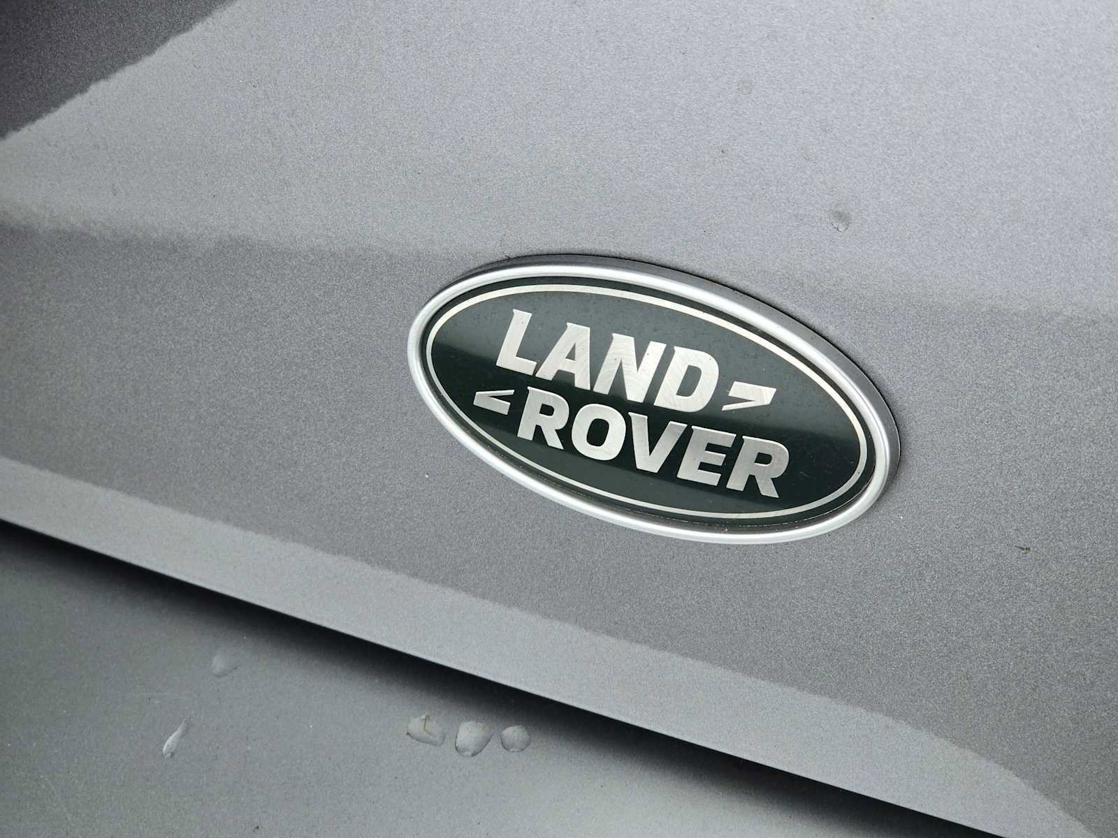Used 2022 Land Rover Defender 110 SE image 30