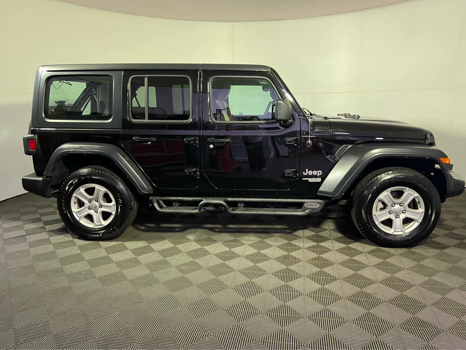 Used 2018 Jeep Wrangler Unlimited Sport S image 8
