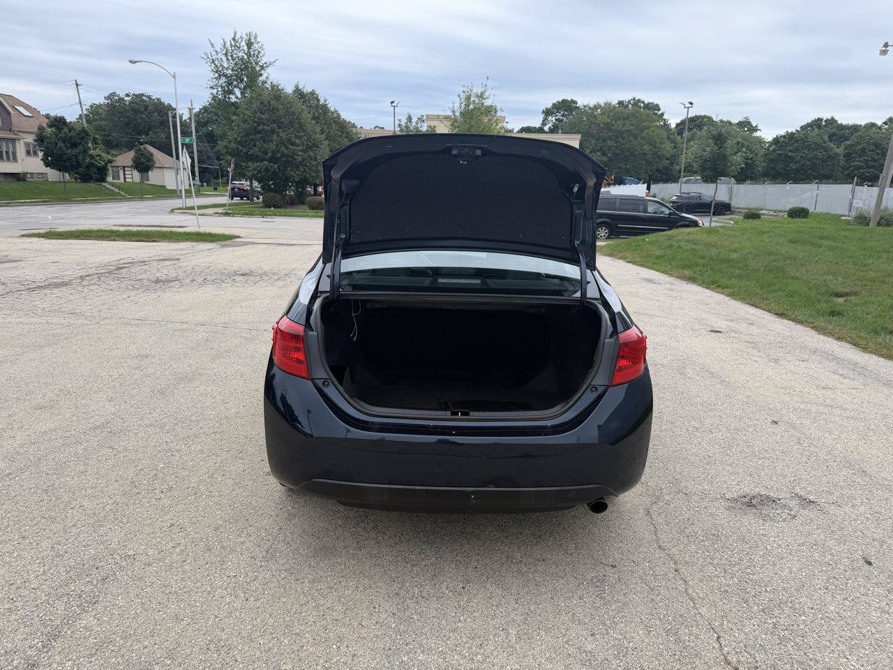 Used 2019 Toyota Corolla SE FWD image 8