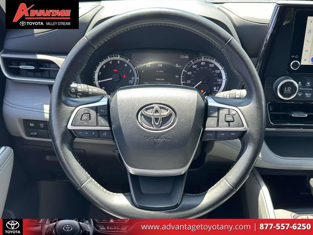 Used 2023 Toyota Highlander LE AWD/4WD image 19