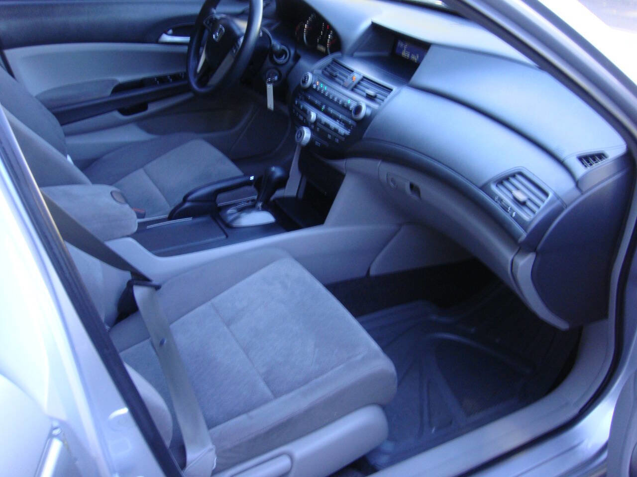 Used 2009 Honda Accord LX-P image 16