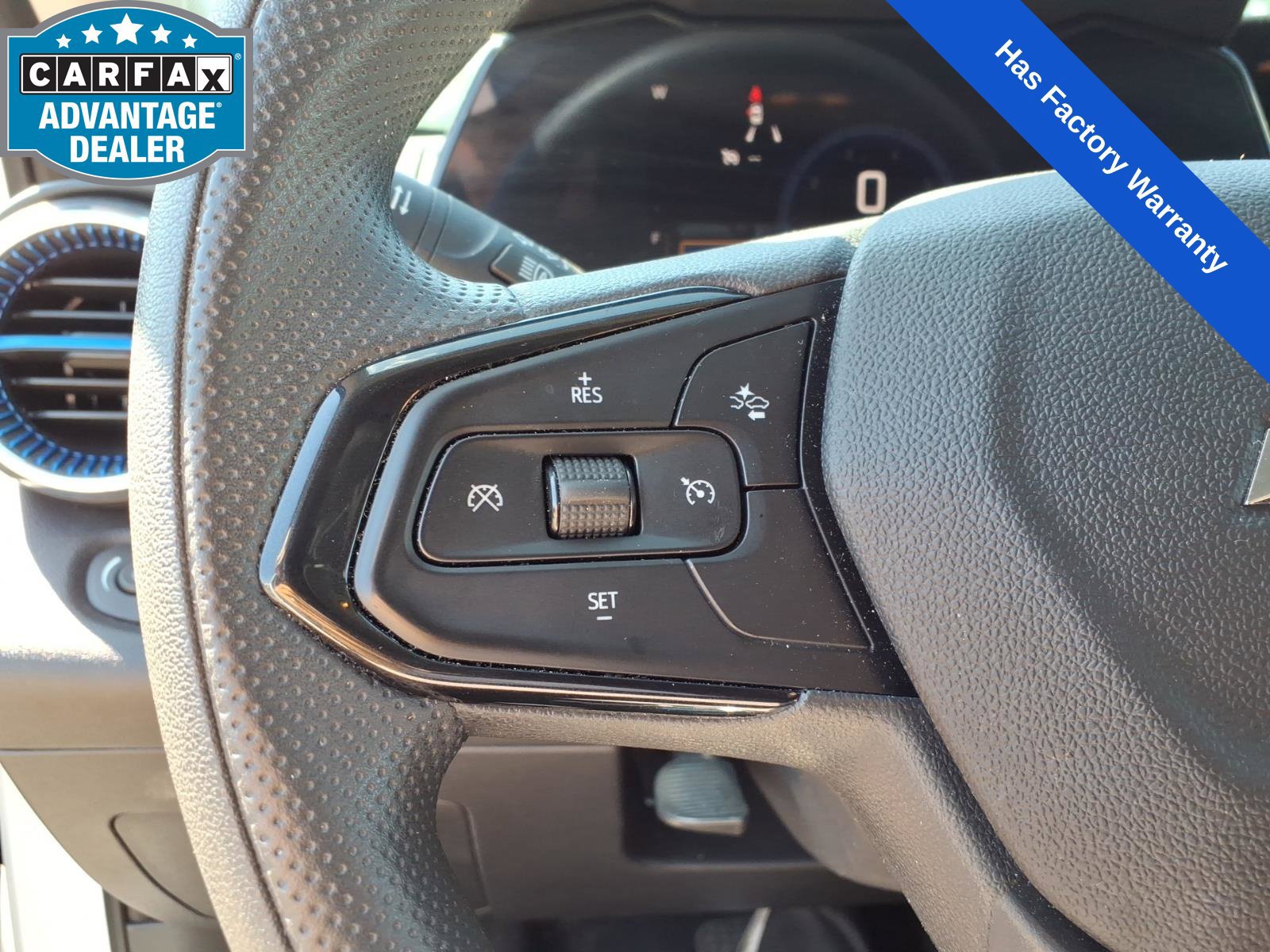 Used 2025 Chevrolet Trax LT FWD image 25