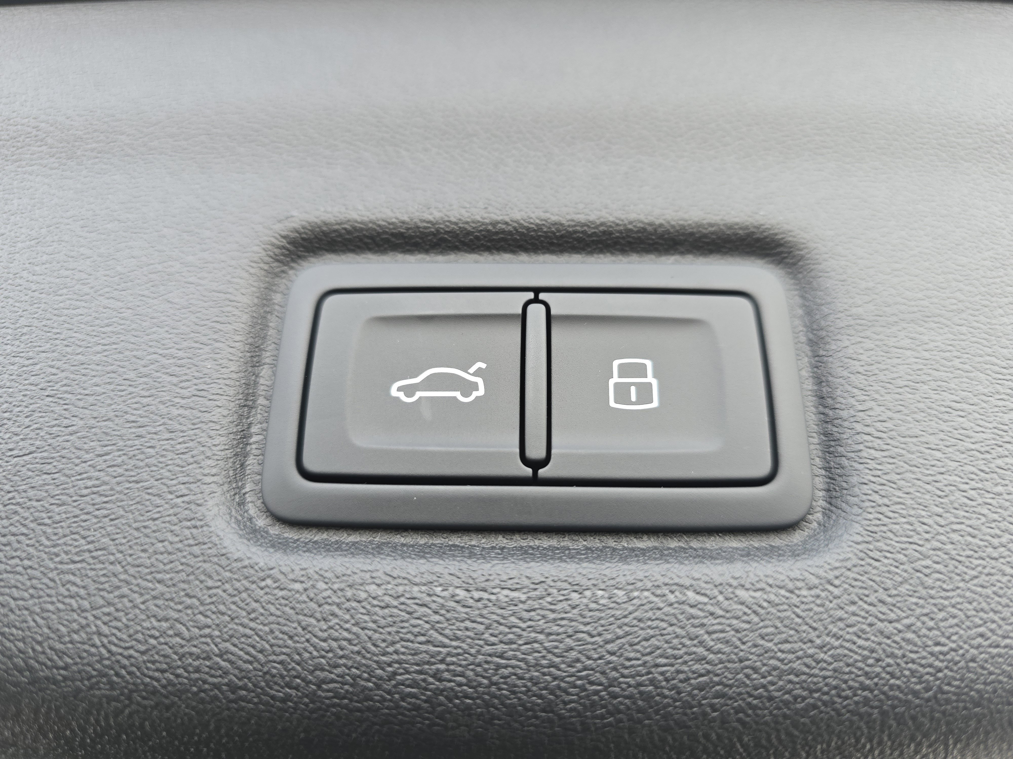 New 2025 Audi Q6 e-tron Premium Plus image 27