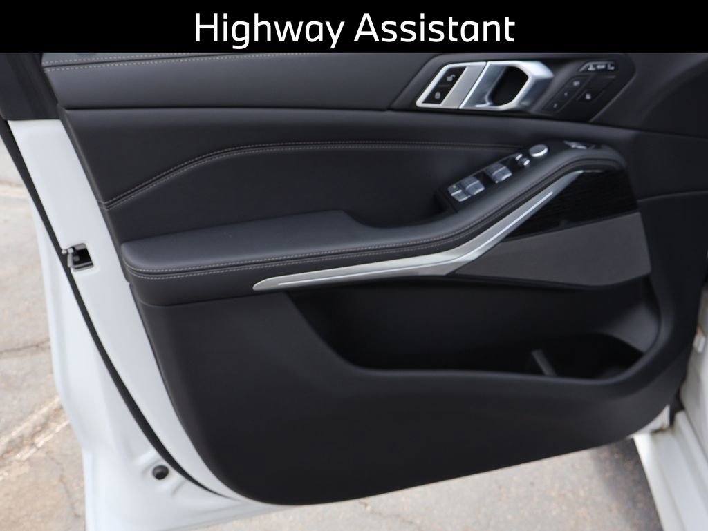 Certified 2024 BMW X7 xDrive40i w/ M Sport Package image 32