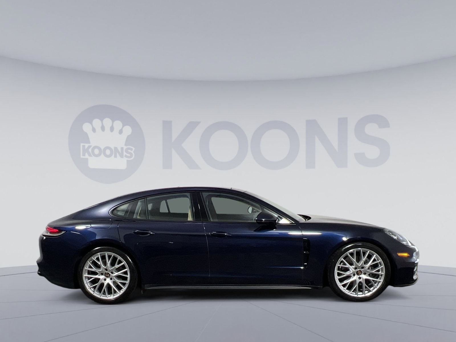 Used 2022 Porsche Panamera 4 image 8