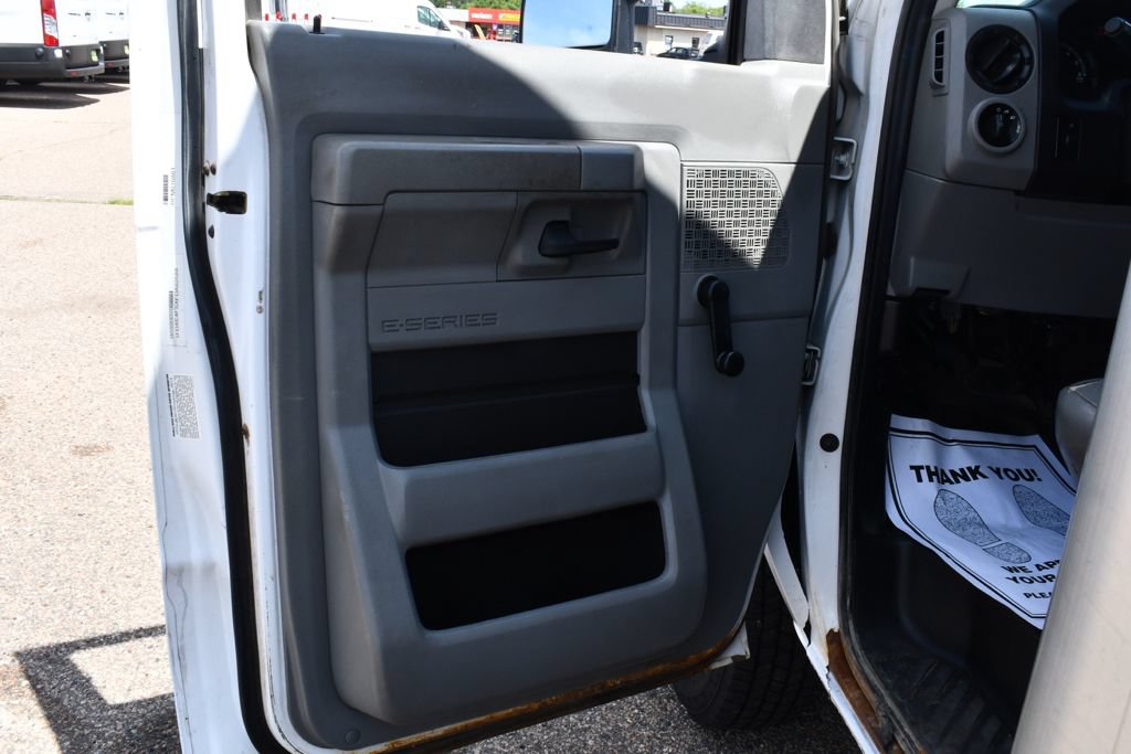 Used 2015 Ford E-450 and Econoline 450 Super Duty RWD image 22