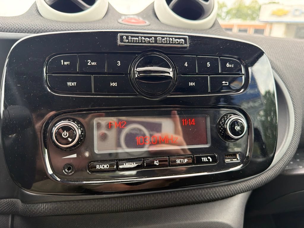 Used 2019 smart fortwo electric drive RWD image 7