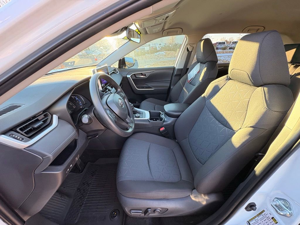 Used 2025 Toyota RAV4 XLE image 10