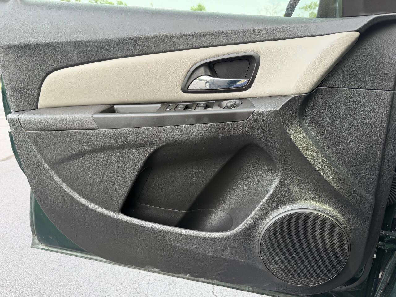 Used 2014 Chevrolet Cruze LS FWD image 15