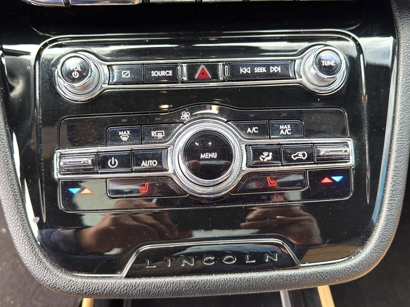 Used 2021 Lincoln Corsair Reserve image 18