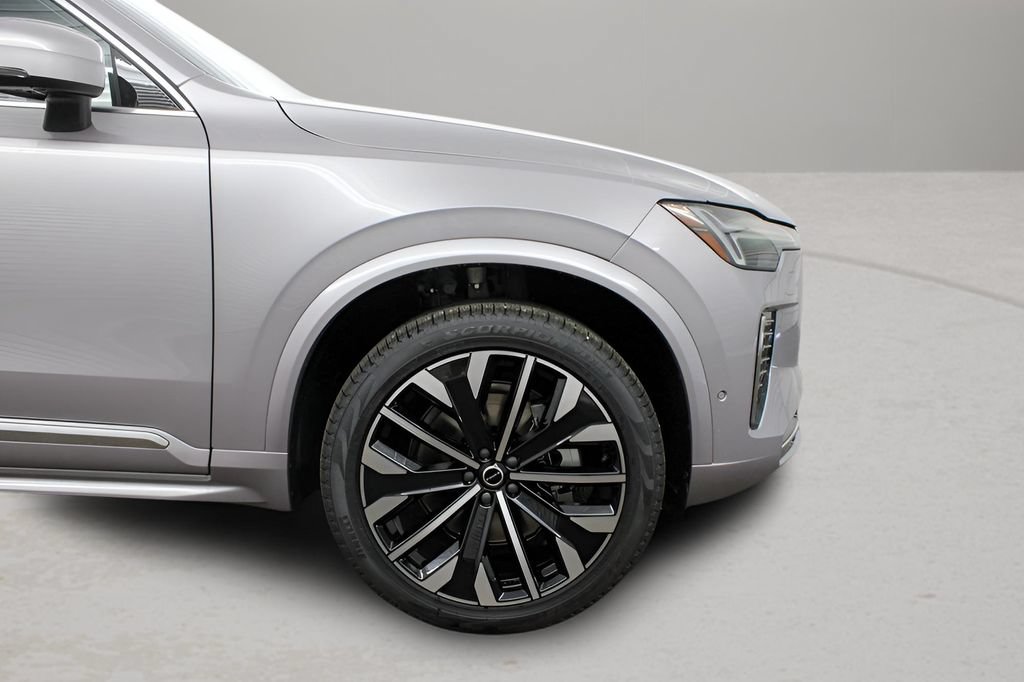 Certified 2026 Volvo XC90 B6 Plus w/ Protection Package Premier AWD/4WD image 32