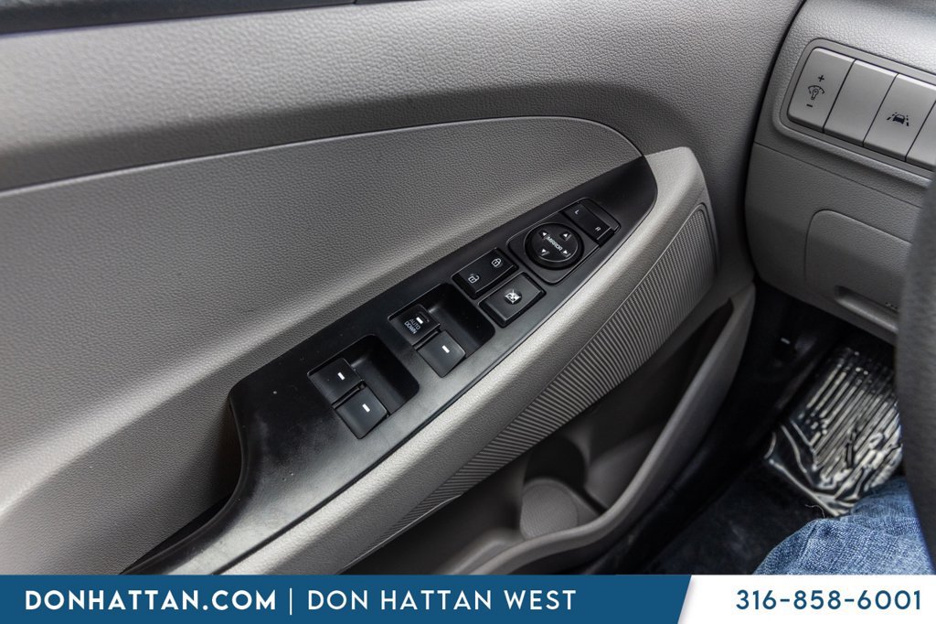 Used 2021 Hyundai Tucson SE w/ Cargo Package FWD image 11