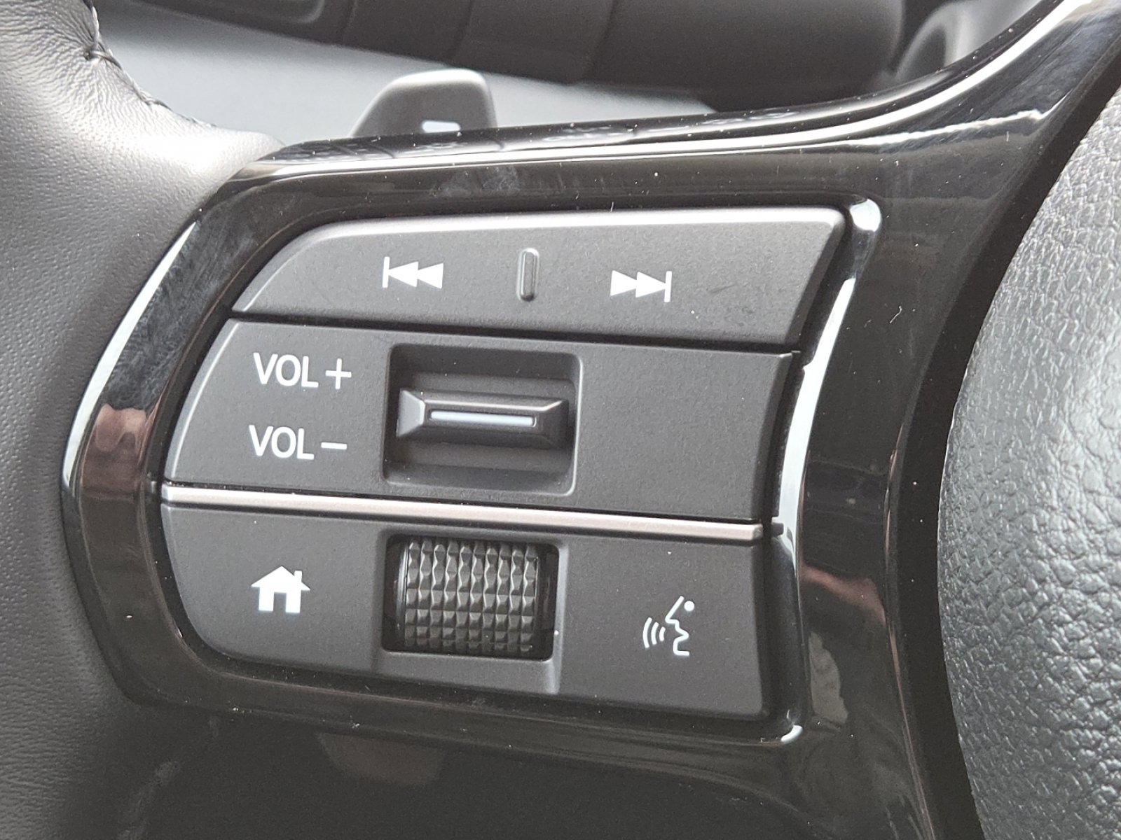 Used 2025 Honda Pilot EX-L image 33
