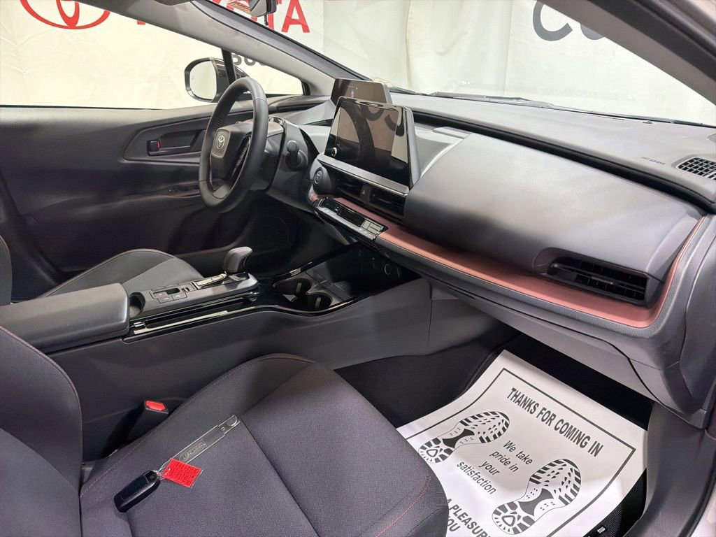 Used 2026 Toyota Prius Plug-In Hybrid image 11