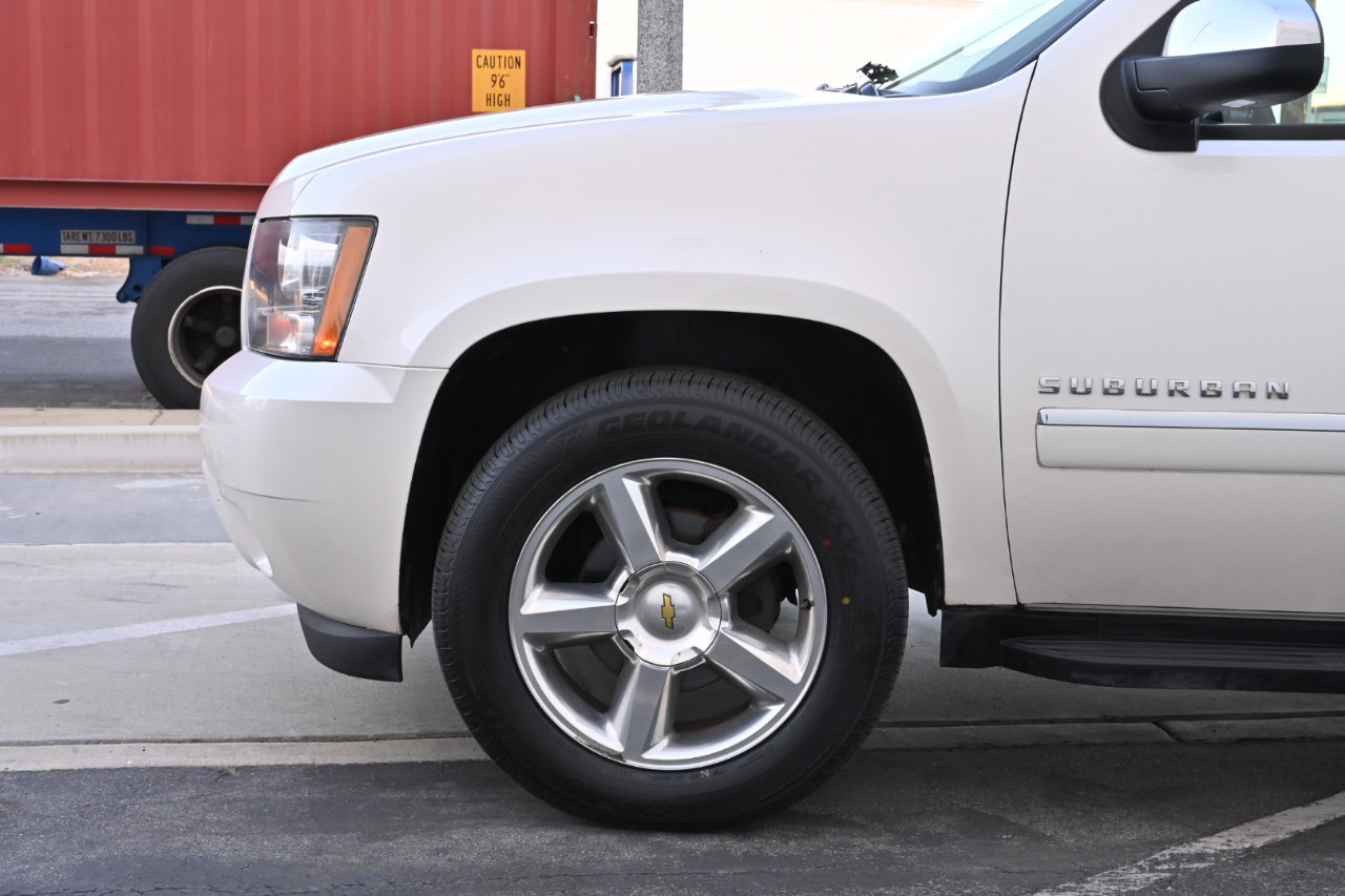 Used 2013 Chevrolet Suburban LTZ RWD image 29