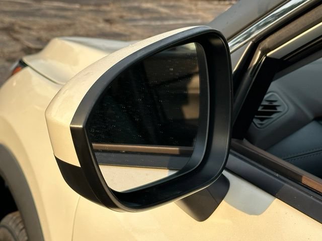 Used 2023 Nissan Rogue SV w/ SV Premium B Package AWD/4WD image 9