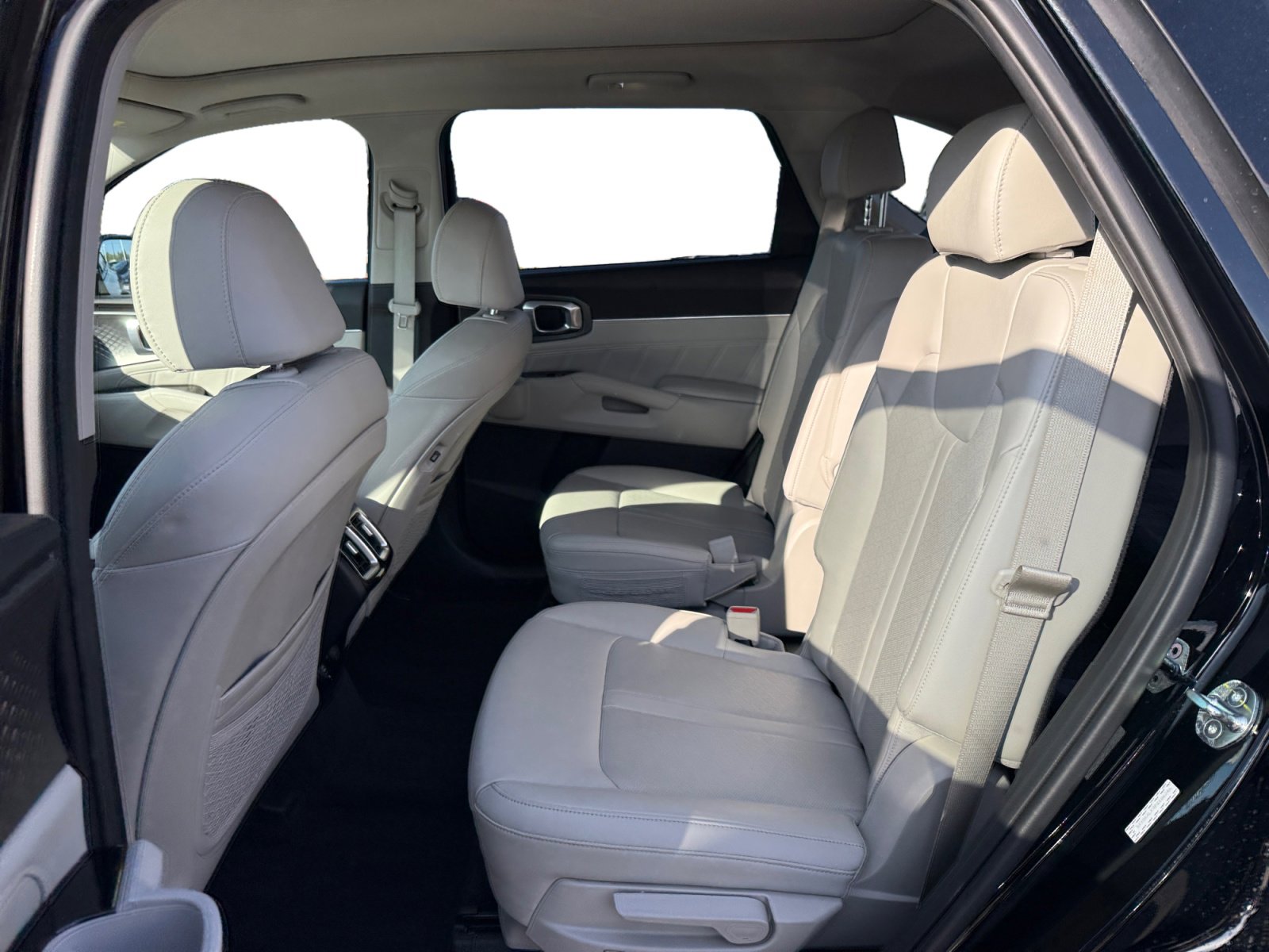 Used 2023 Kia Sorento SX image 16
