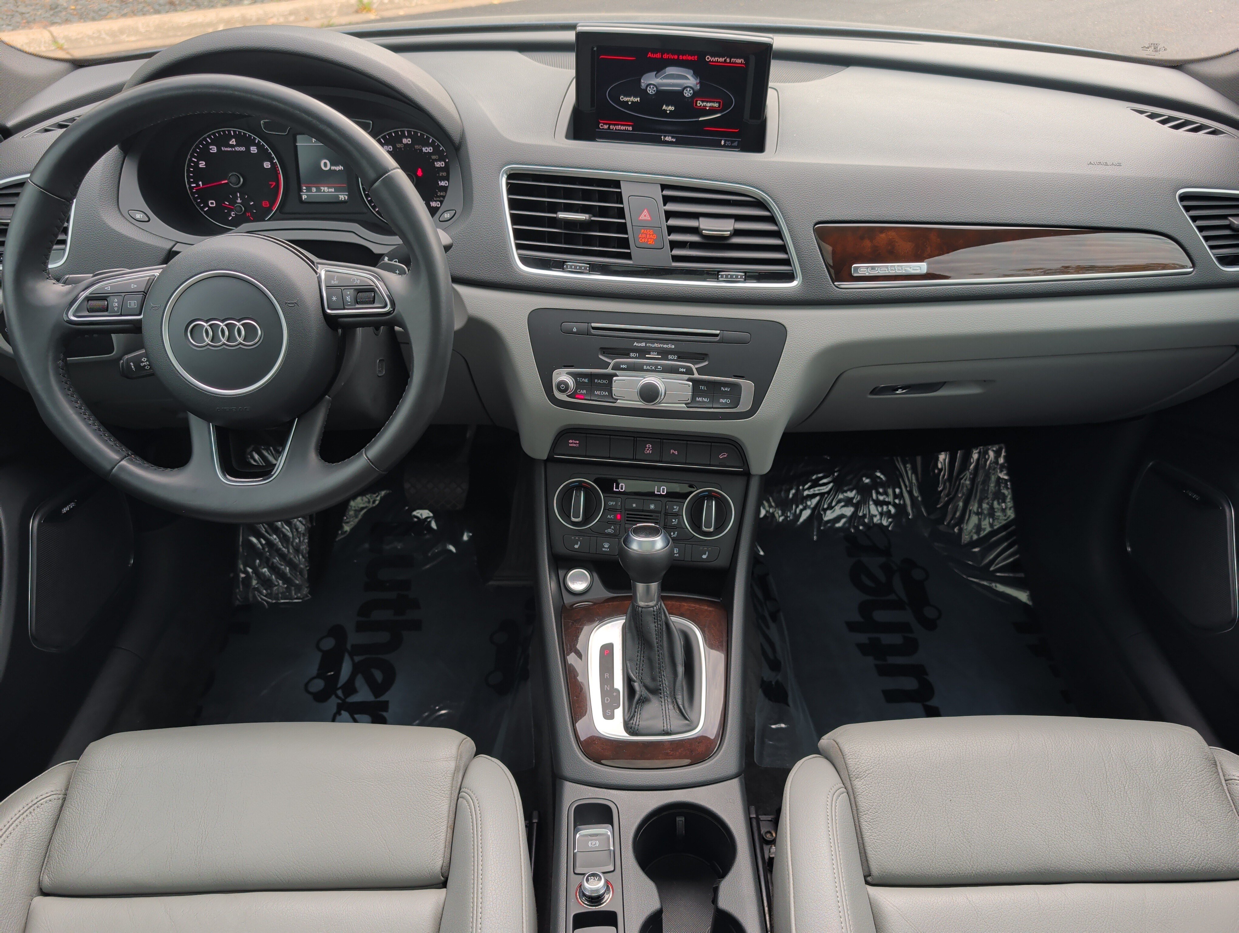 Used 2018 Audi Q3 2.0T Premium Plus w/ Premium Plus Package AWD/4WD image 10
