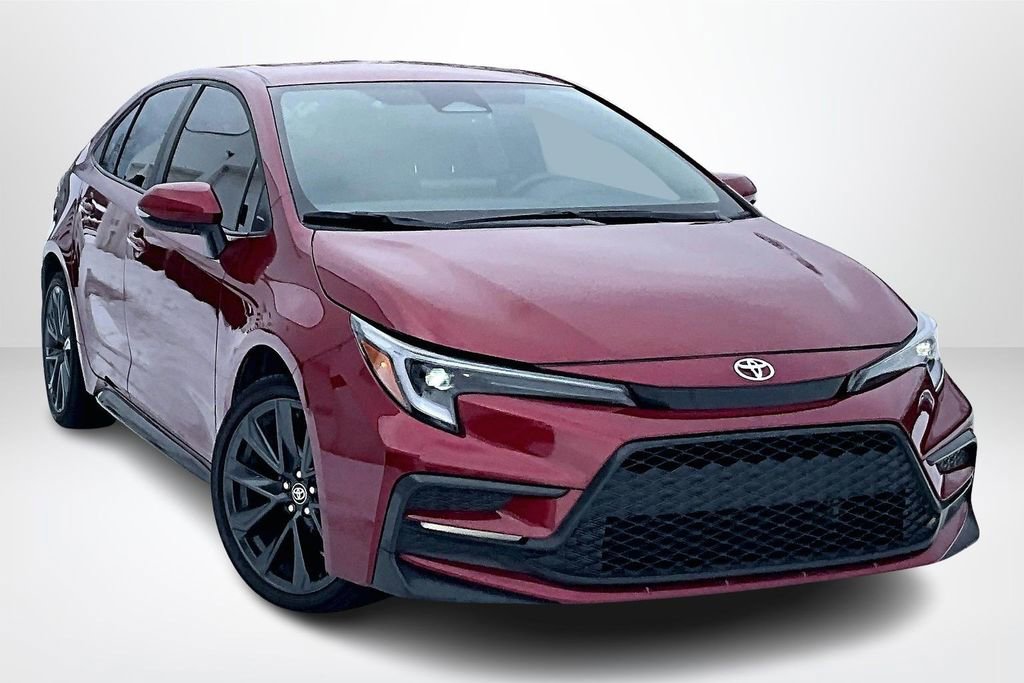 Used 2025 Toyota Corolla SE image 3