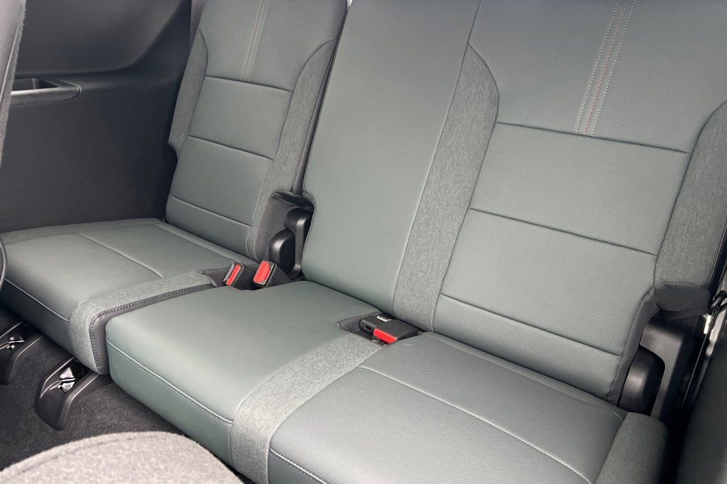 New 2026 GMC Acadia AT4 w/ Luxury Package image 12