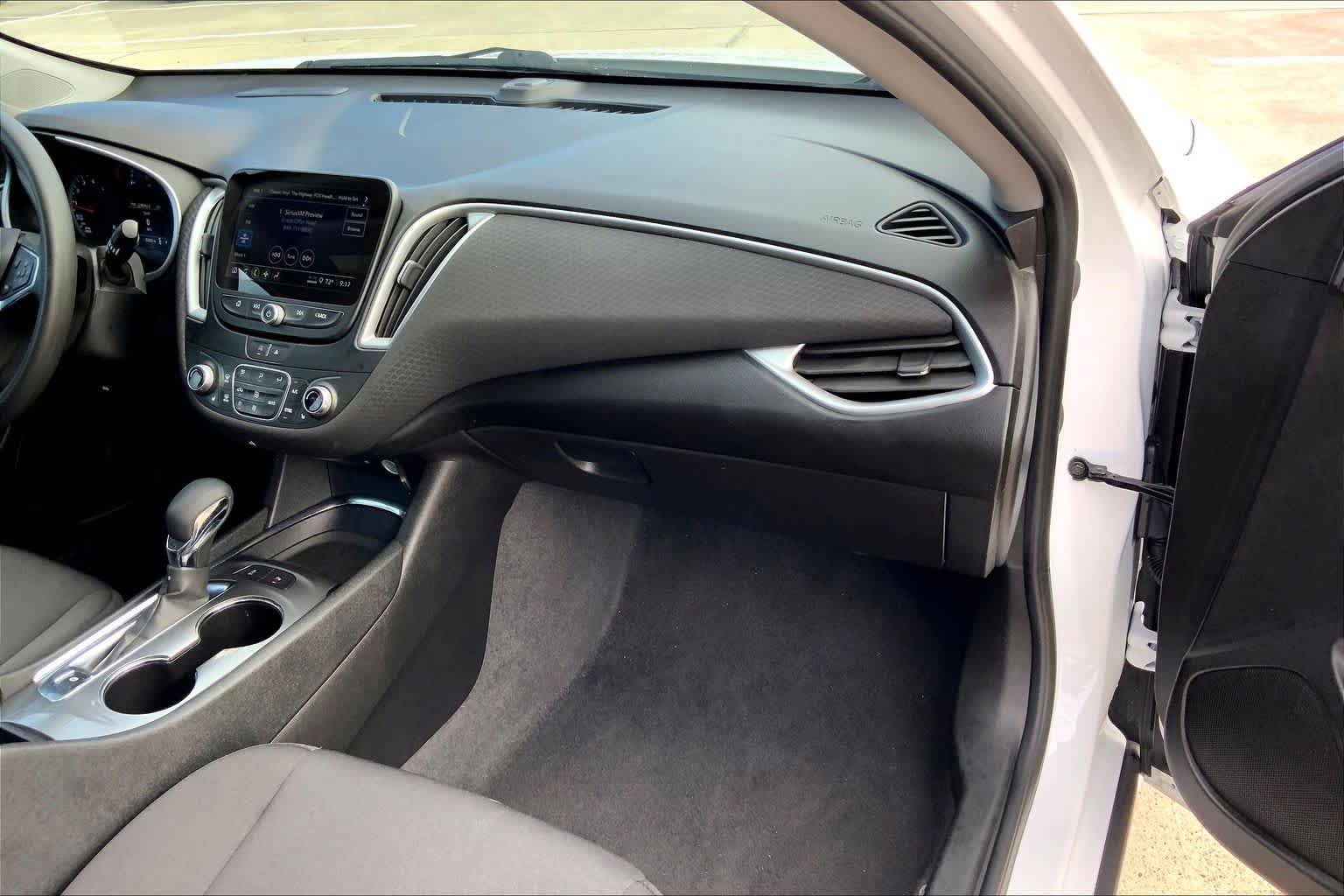 Used 2024 Chevrolet Malibu LT FWD image 19