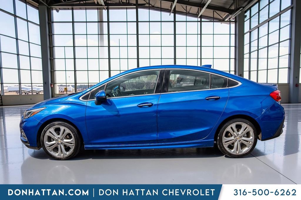 Used 2017 Chevrolet Cruze Premier FWD image 2