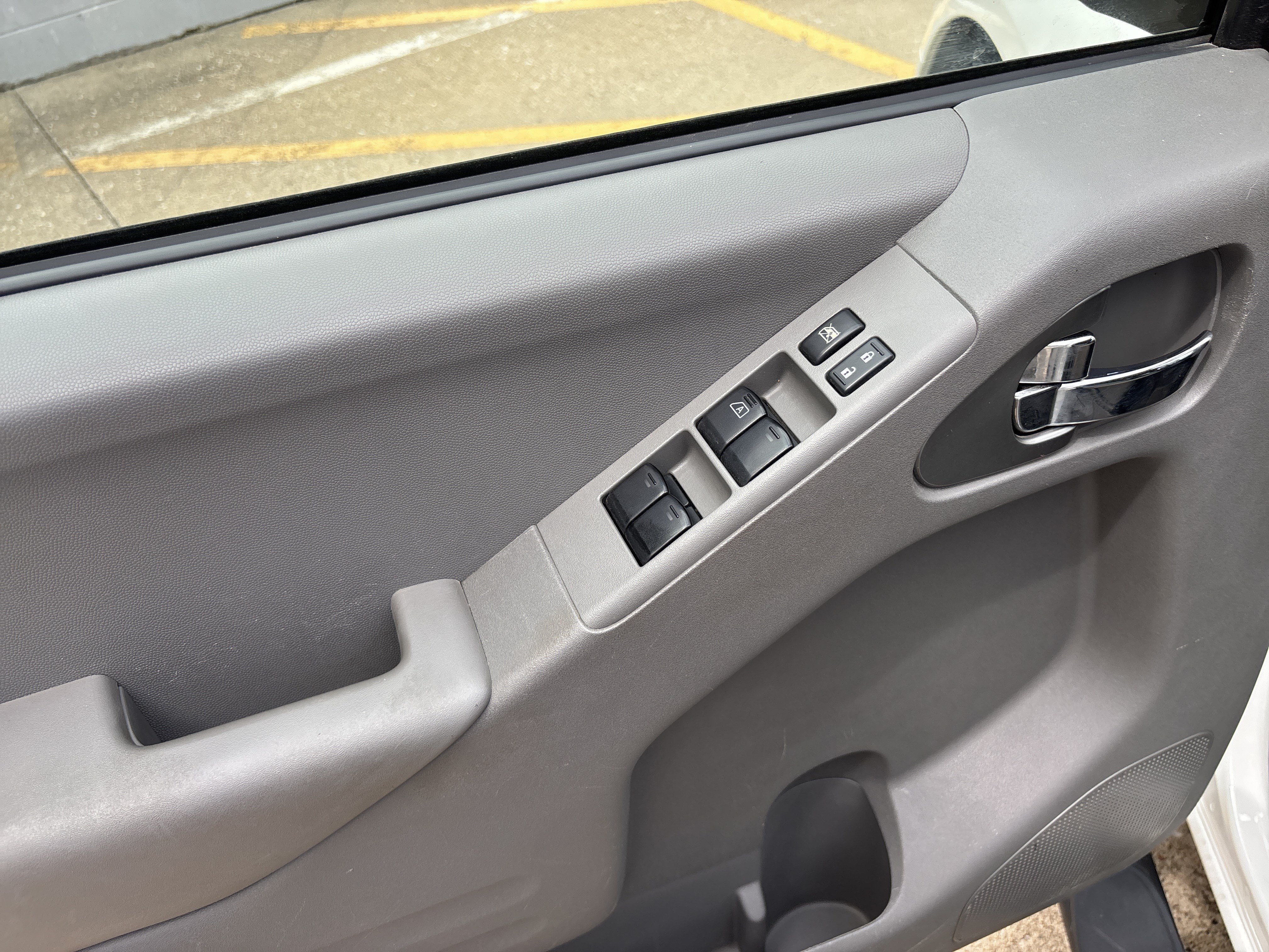 Used 2020 Nissan Frontier SV w/ Midnight Edition Floor Mats AWD/4WD image 6