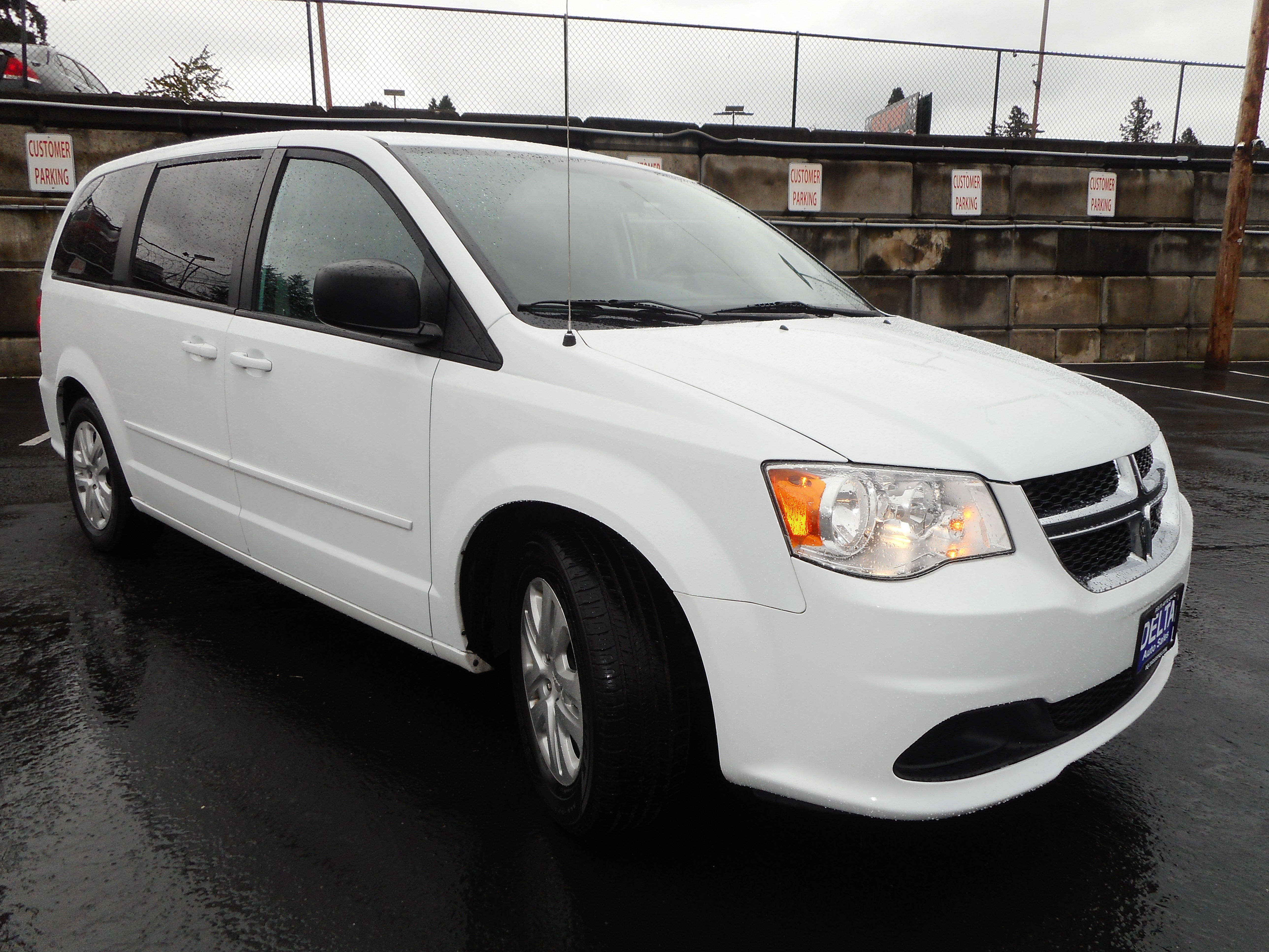 Used 2017 Dodge Grand Caravan SE w/ Power Window Group FWD image 1