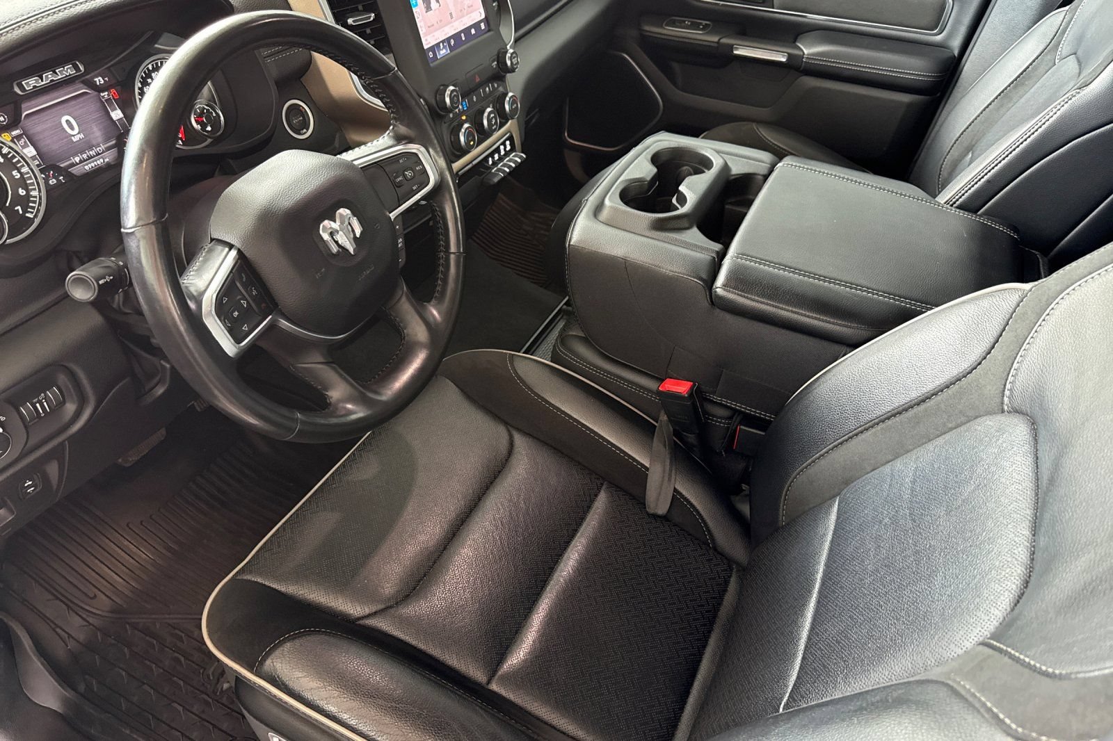 Used 2022 RAM 1500 Laramie AWD/4WD image 9