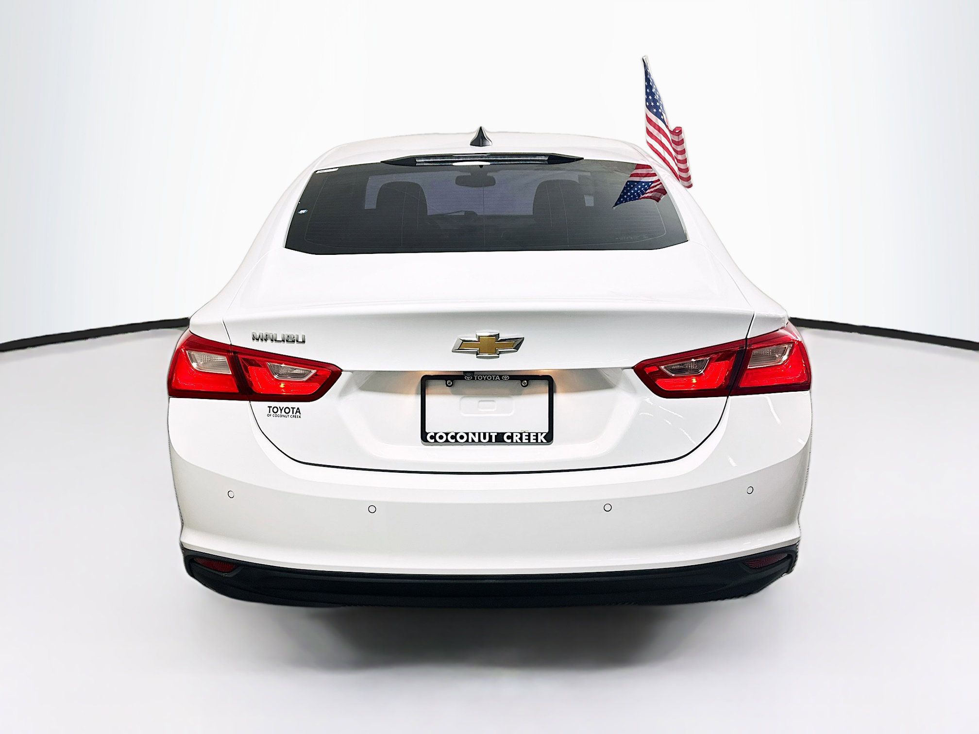 Used 2021 Chevrolet Malibu LS FWD image 4