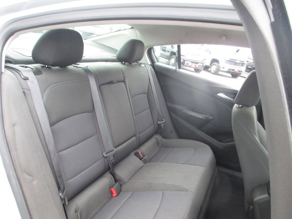 Used 2018 Chevrolet Cruze LT w/ Convenience Package FWD image 21