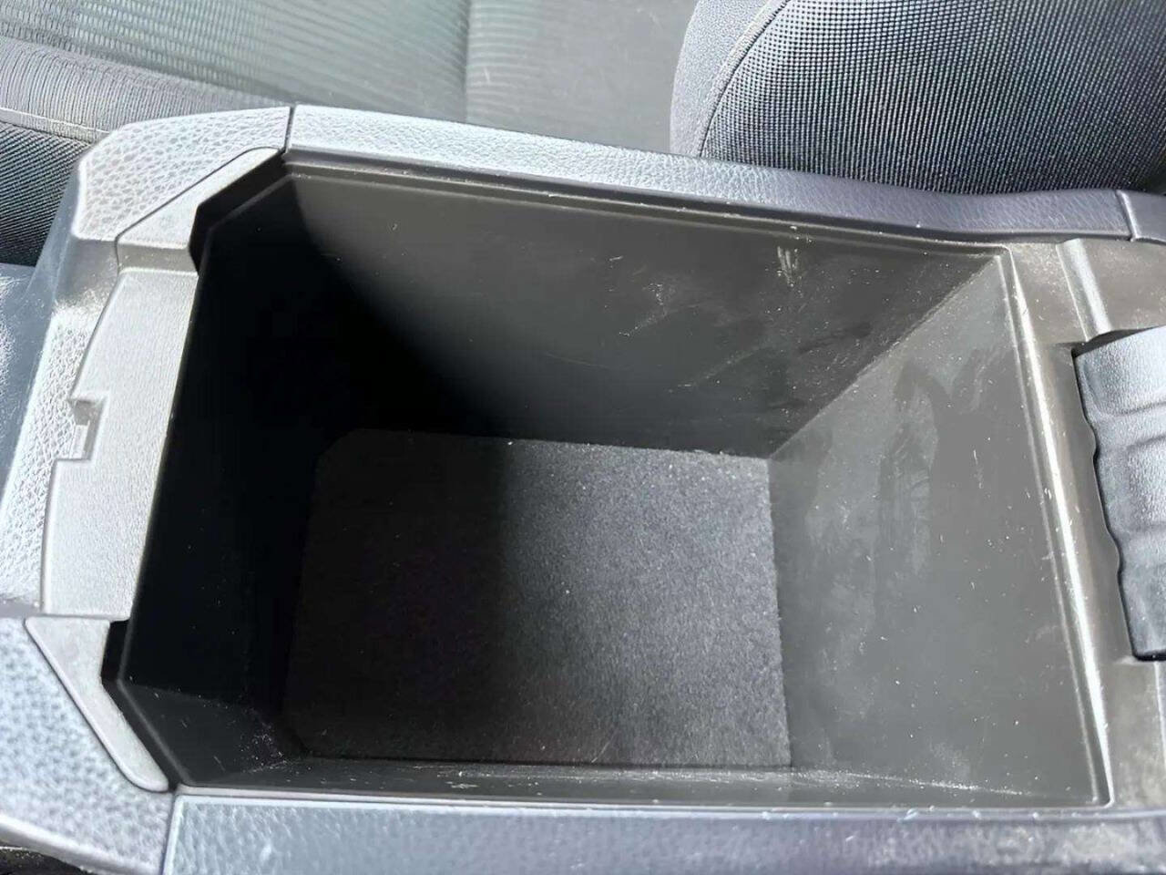 Used 2015 Toyota RAV4 XLE image 47