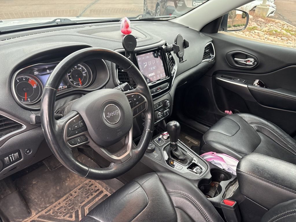 Used 2019 Jeep Cherokee Limited AWD/4WD image 12