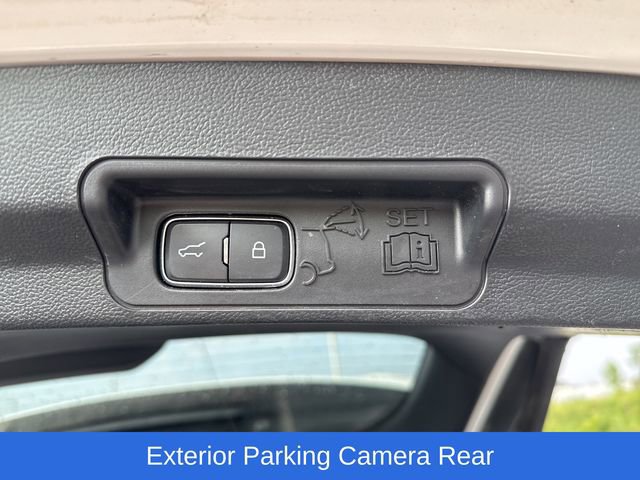 Used 2023 Ford Explorer Platinum w/ Technology Package AWD/4WD image 14