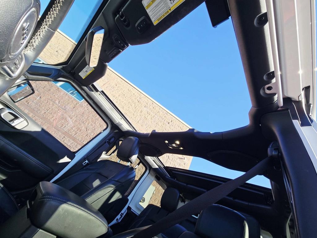 Used 2022 Jeep Wrangler Unlimited Sahara w/ Safety Group image 10