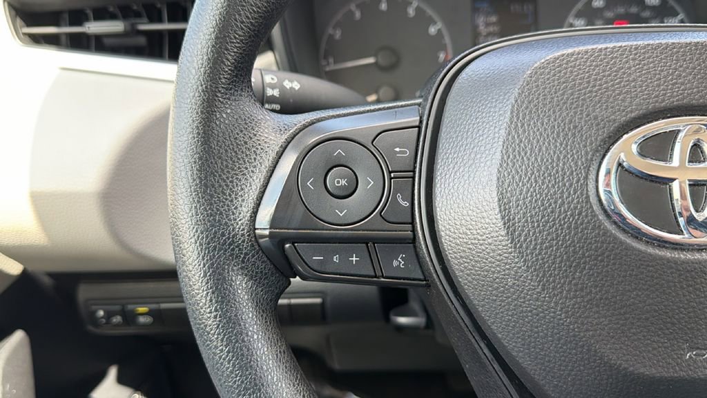 Certified 2025 Toyota Corolla LE image 25