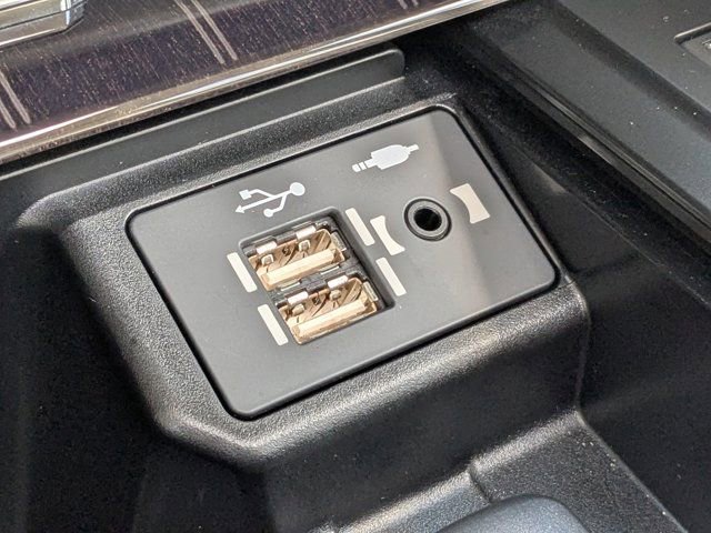 Used 2023 Lexus GX 460 Premium w/ Accessory Package AWD/4WD image 24