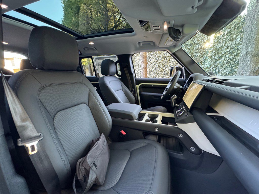 New 2026 Land Rover Defender 110 S image 22