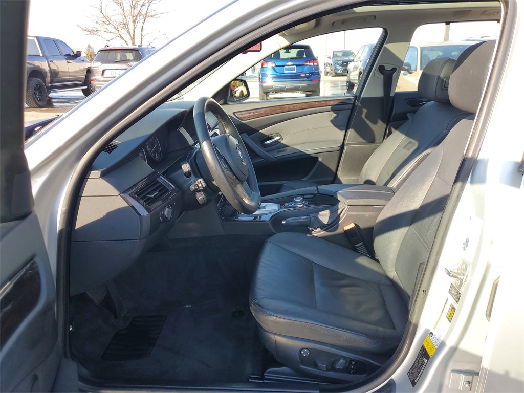 Used 2010 BMW 535i xDrive Wagon image 11