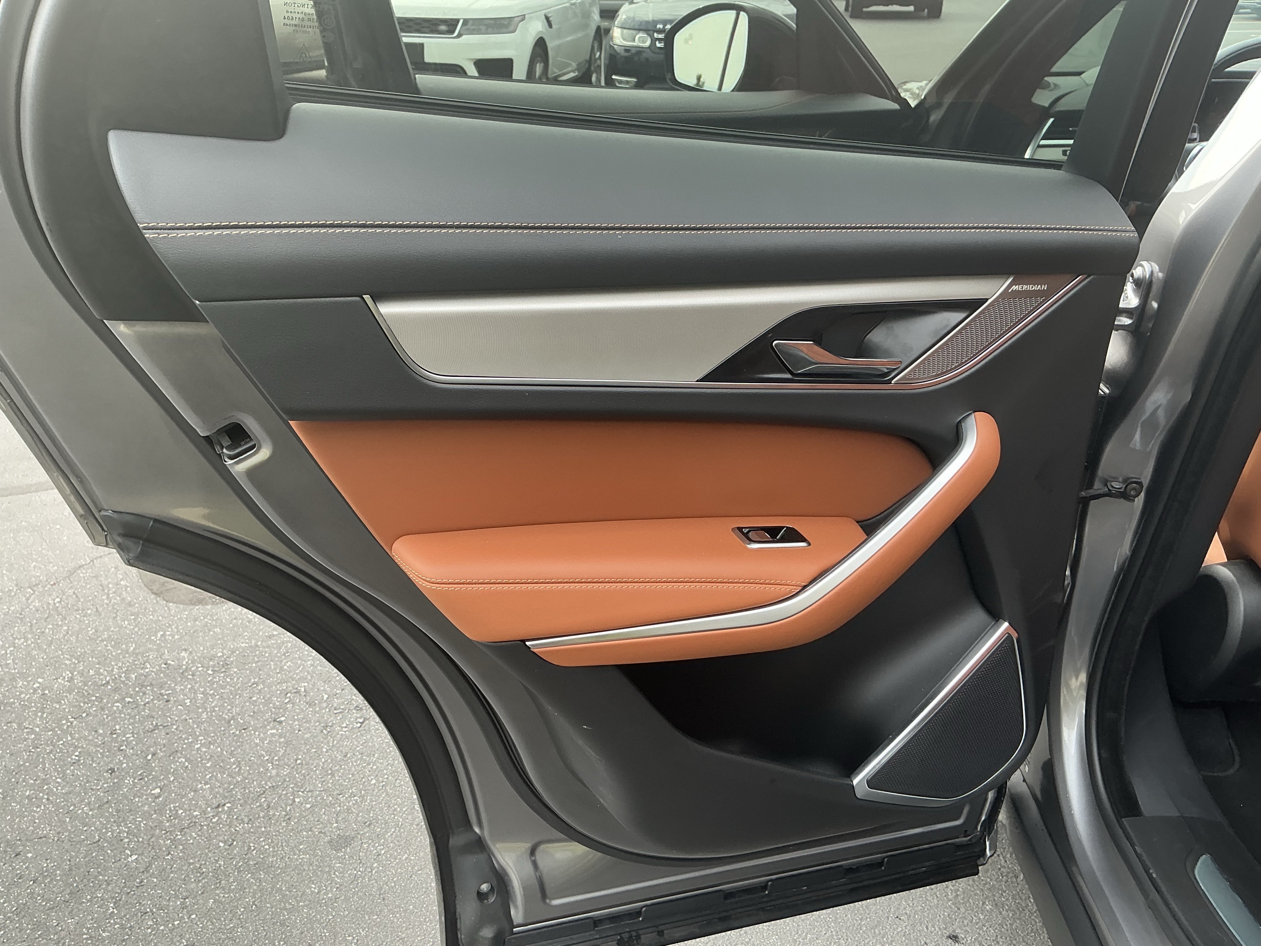 Certified 2026 Jaguar F-PACE R-Dynamic S AWD/4WD image 27