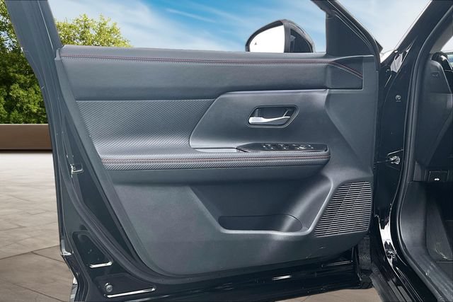 Certified 2025 Nissan Kicks SR AWD/4WD image 19