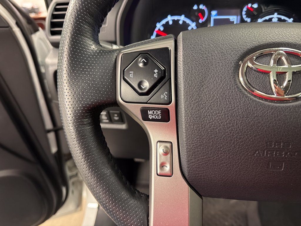 Used 2024 Toyota 4Runner SR5 Premium w/ Moonroof Package AWD/4WD image 32