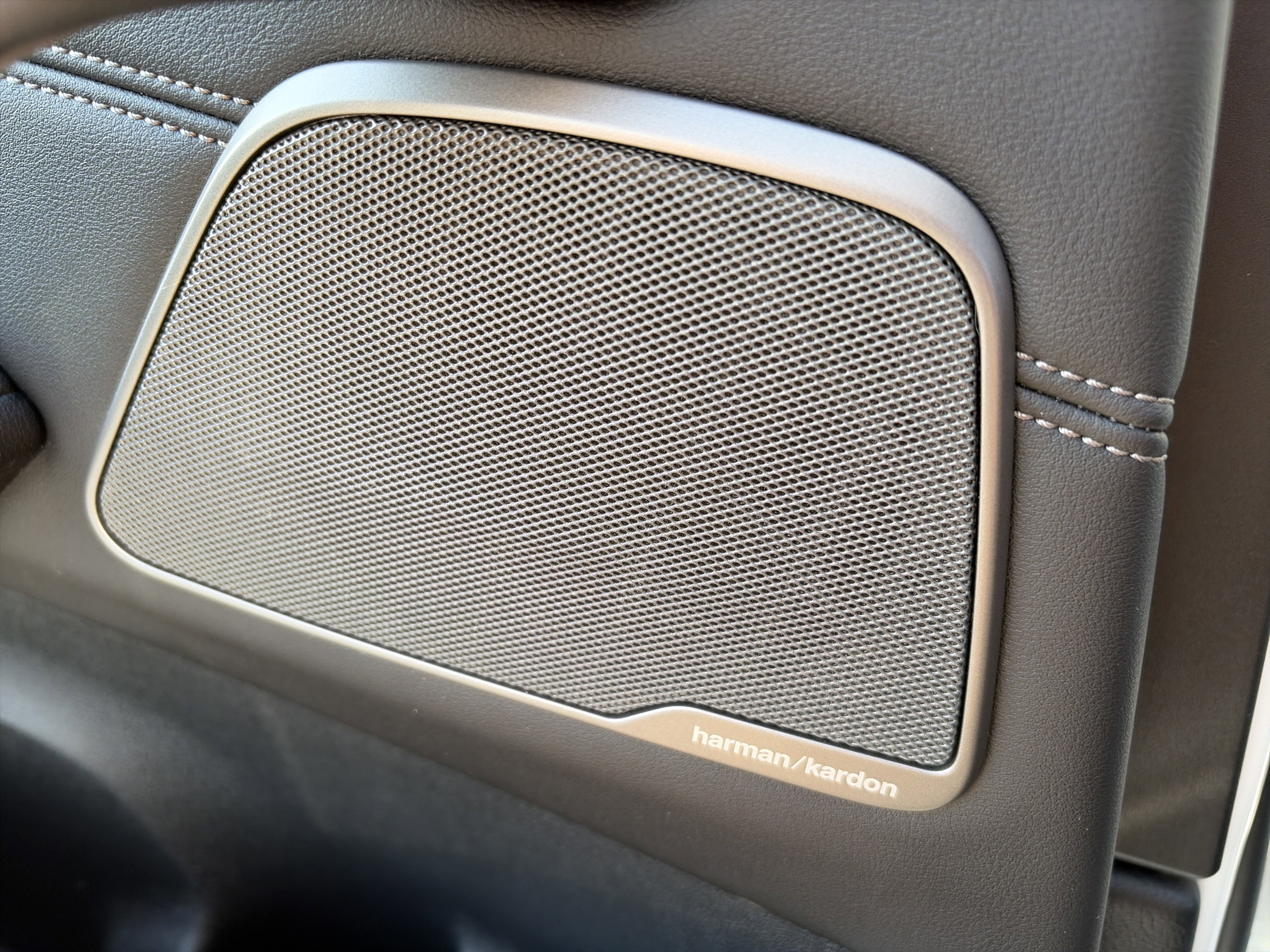 Used 2023 BMW M550i xDrive w/ Executive Package AWD/4WD image 33