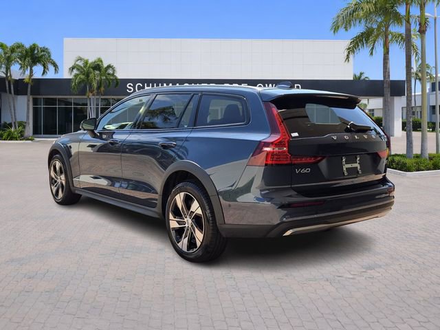 Certified 2025 Volvo V60 B5 Cross Country Plus image 5