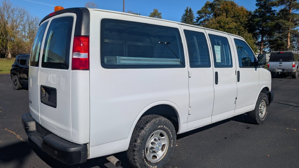 Used 2021 Chevrolet Express 2500 w/ Driver Convenience Package RWD image 5